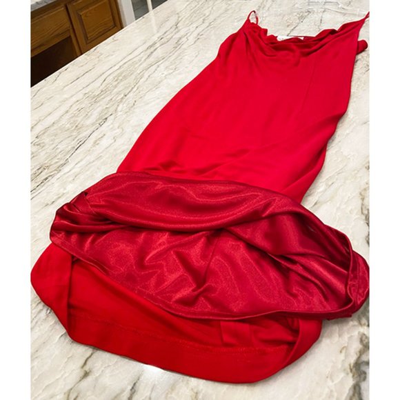 Bloomindales: Drape neck, red dress, size M. very flattering style - Picture 4 of 7